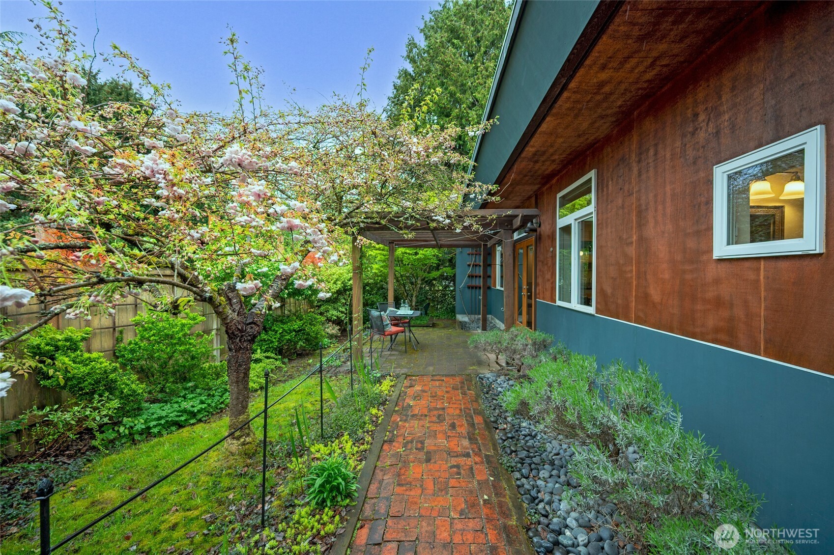 2326 NE 91st Street , Seattle, WA 98115