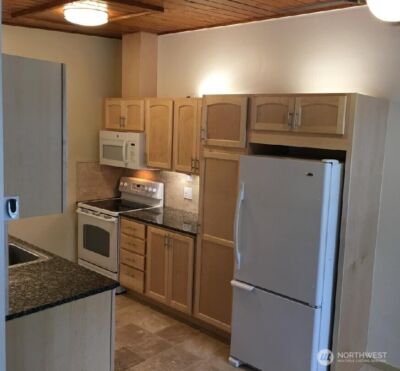 8417 Gold Way , Everett, WA 98208-3422 - Photo 6