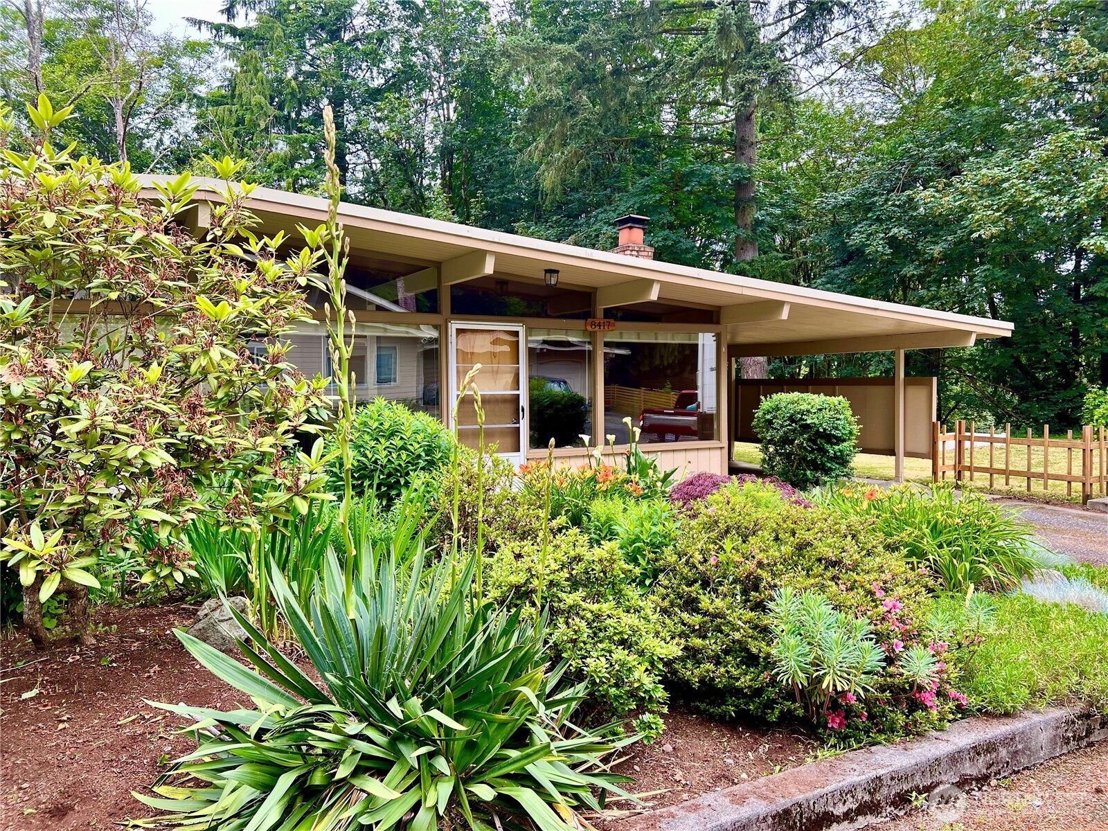 8417 Gold Way , Everett, WA 98208-3422