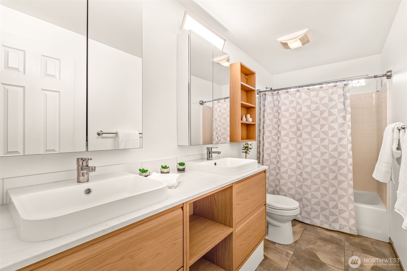 11907 NE 133rd Place , Kirkland, WA 98034
