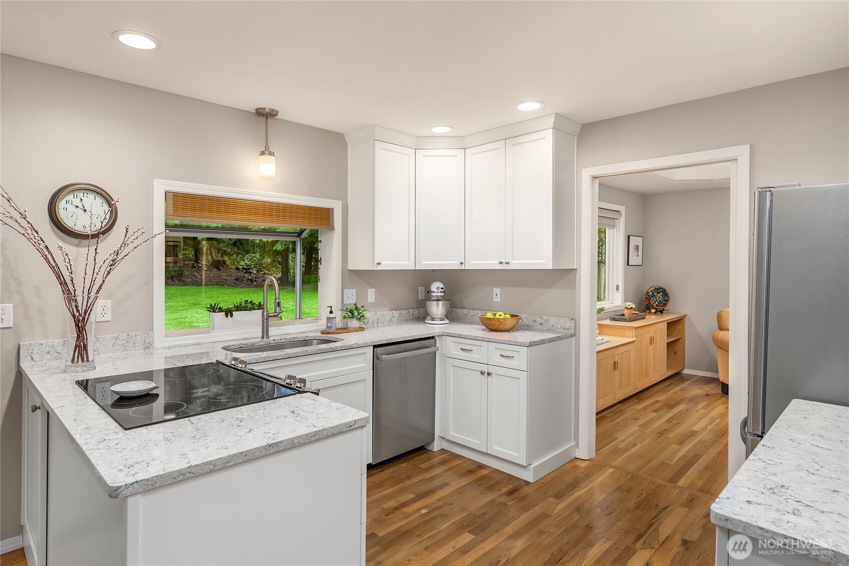 8450 Jennie Avenue NE, Bainbridge Island, WA 98110