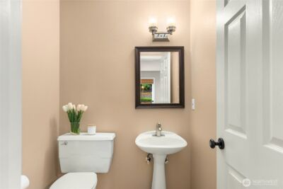 8450 Jennie Avenue NE, Bainbridge Island, WA 98110 - Photo 21