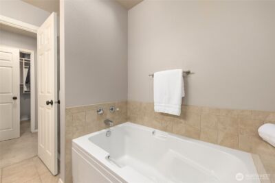 8450 Jennie Avenue NE, Bainbridge Island, WA 98110 - Photo 26
