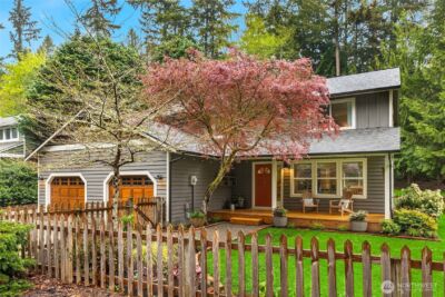 8450 Jennie Avenue NE, Bainbridge Island, WA 98110 - Photo 3