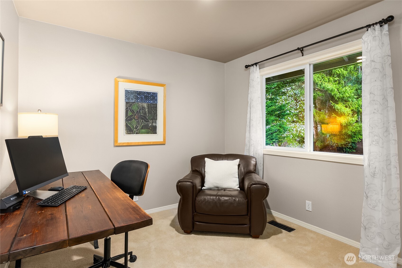 8450 Jennie Avenue NE, Bainbridge Island, WA 98110