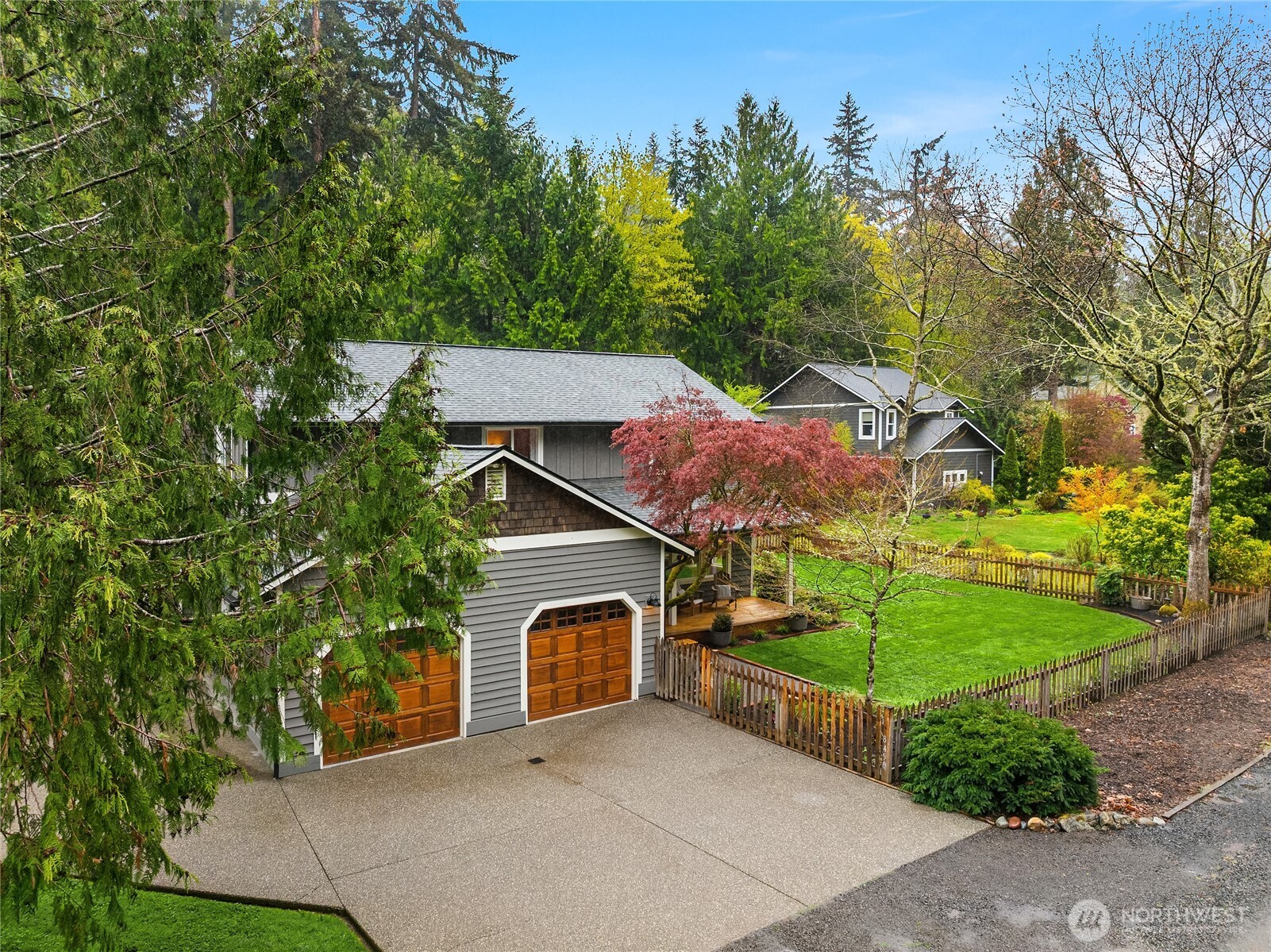 8450 Jennie Avenue NE, Bainbridge Island, WA 98110