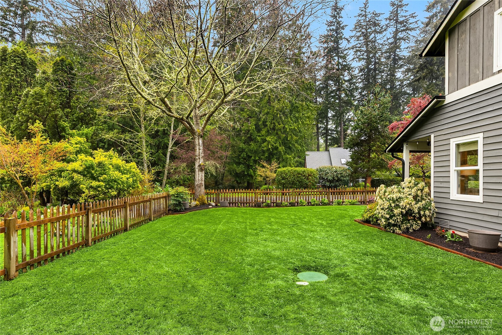8450 Jennie Avenue NE, Bainbridge Island, WA 98110