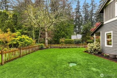 8450 Jennie Avenue NE, Bainbridge Island, WA 98110 - Photo 5