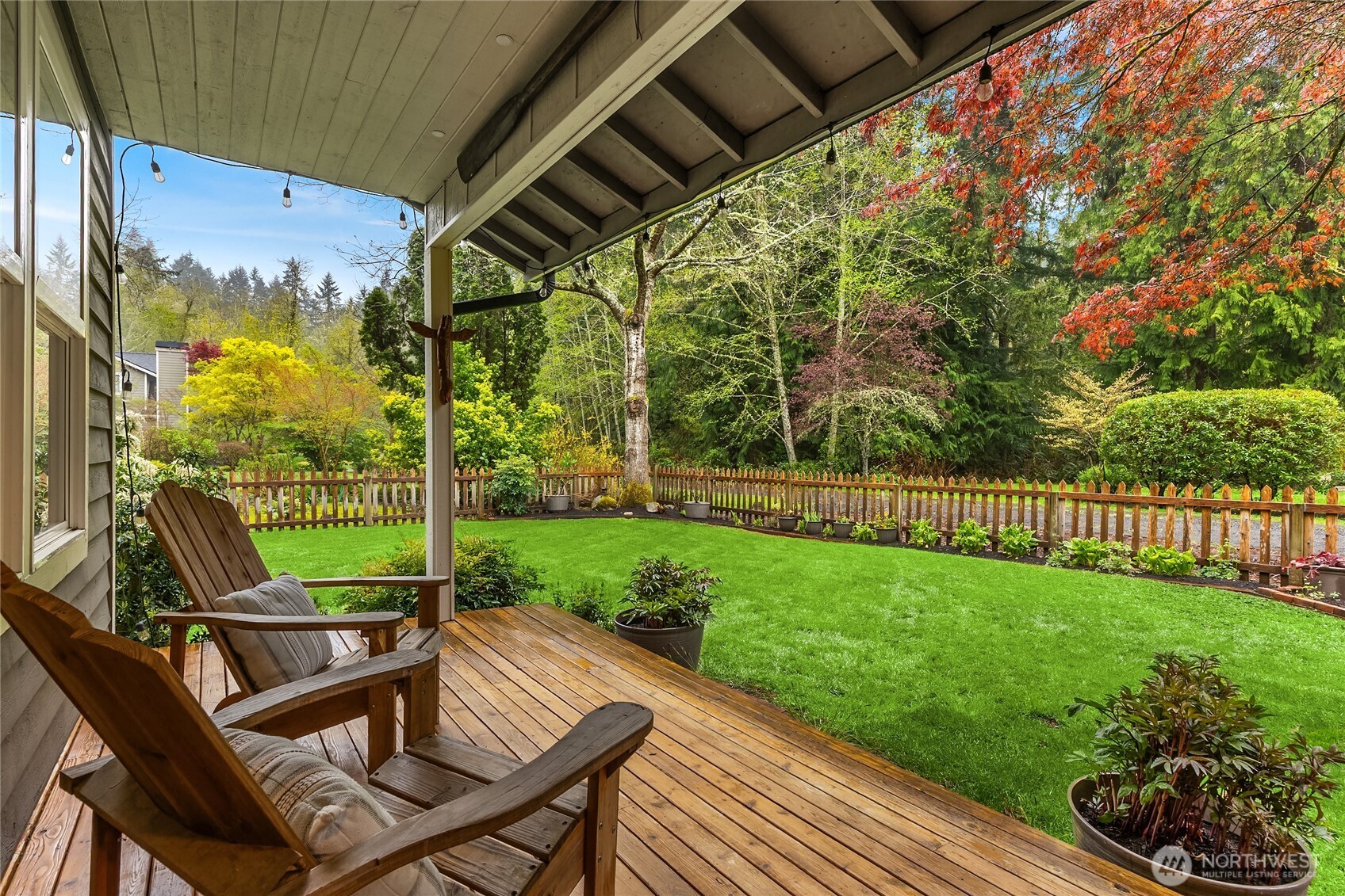 8450 Jennie Avenue NE, Bainbridge Island, WA 98110