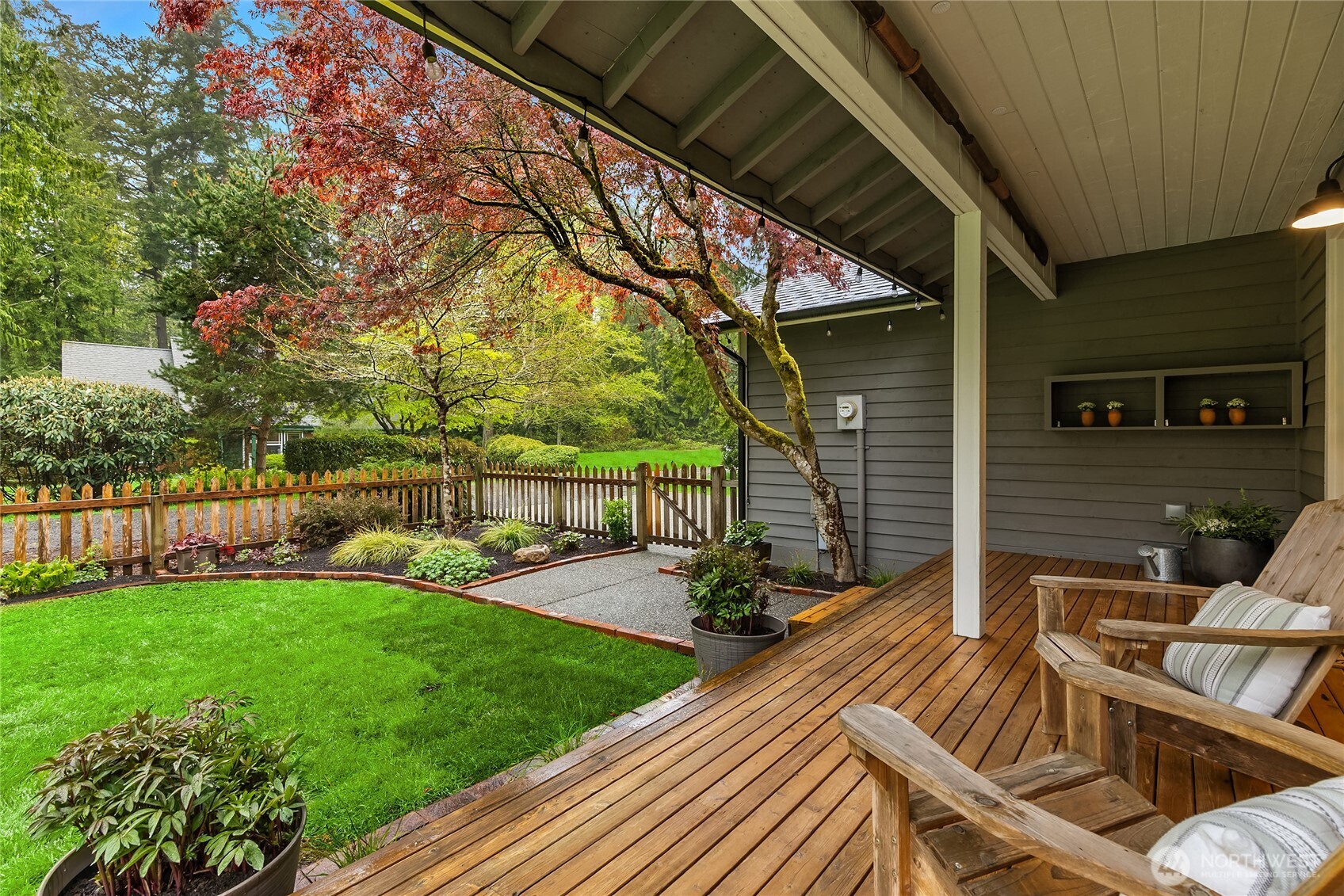 8450 Jennie Avenue NE, Bainbridge Island, WA 98110