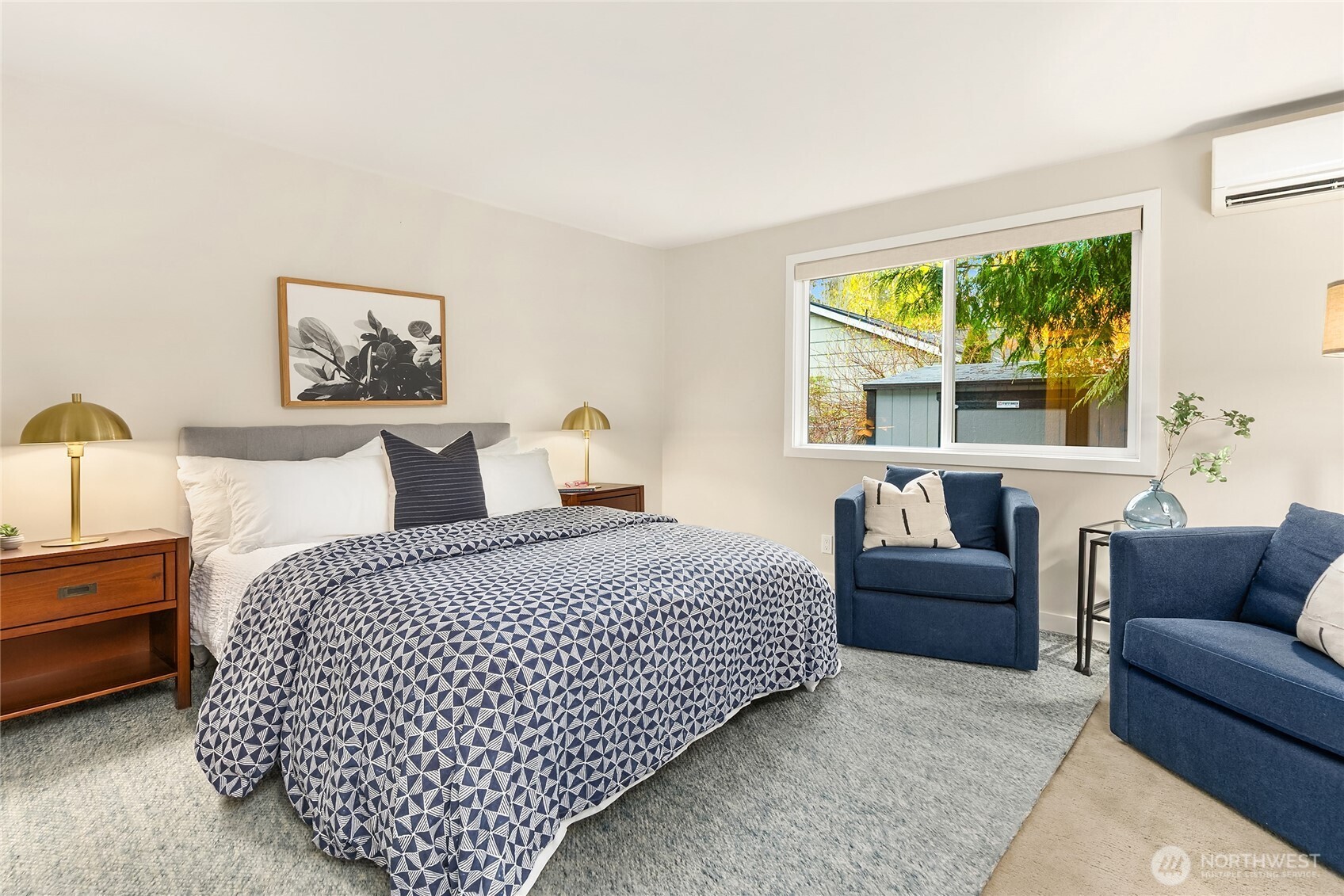 881 Park Avenue NE, Bainbridge Island, WA 98110