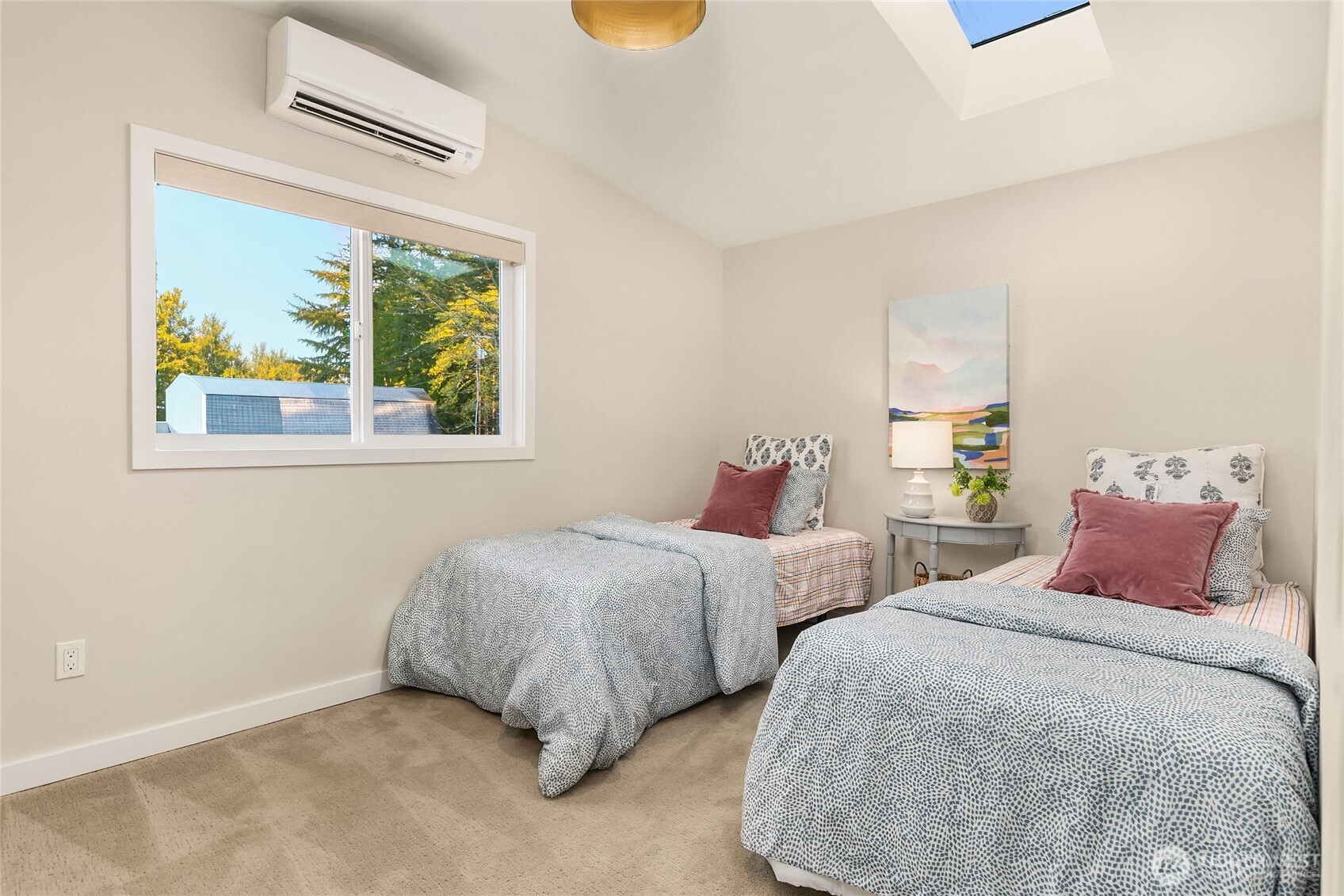 881 Park Avenue NE, Bainbridge Island, WA 98110