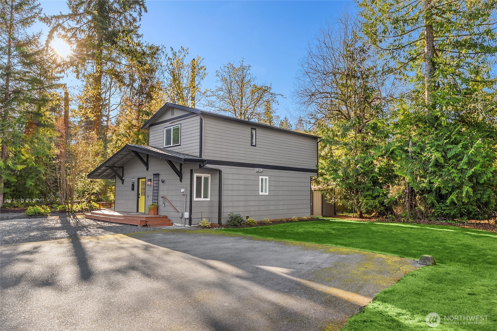 881 Park Avenue NE, Bainbridge Island, WA 98110
