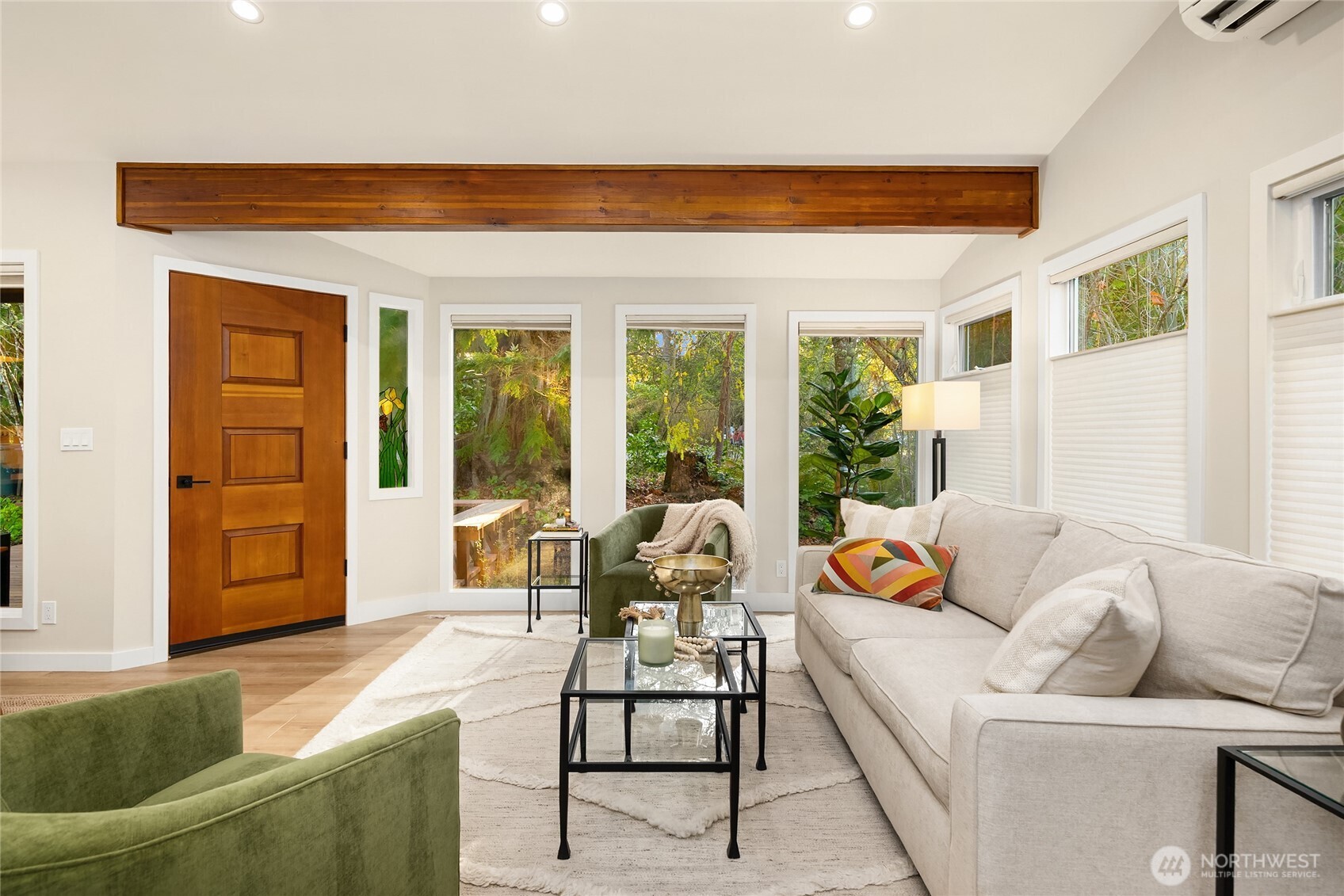 881 Park Avenue NE, Bainbridge Island, WA 98110