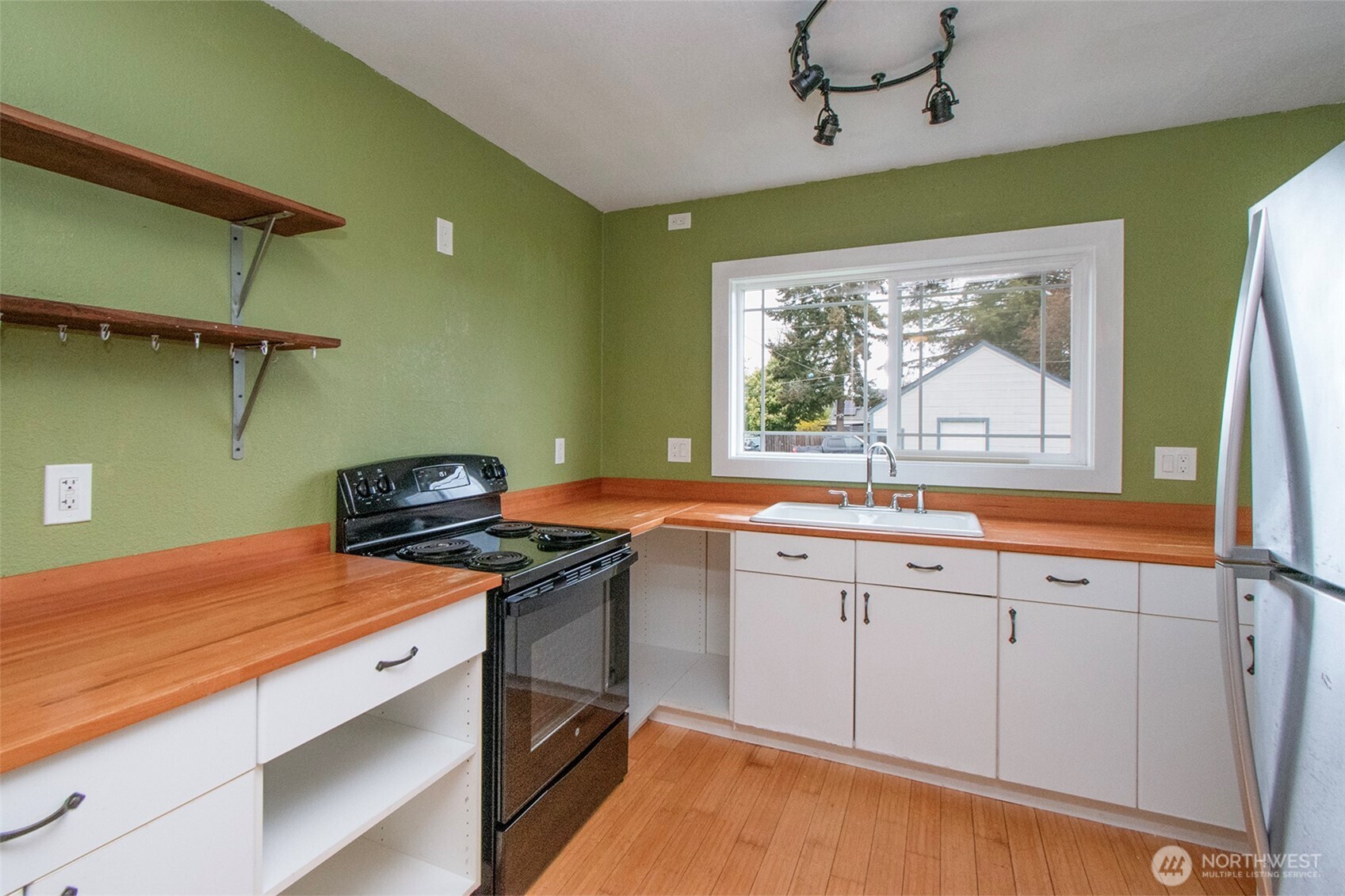 1117 E 4th Street , Port Angeles, WA 98362