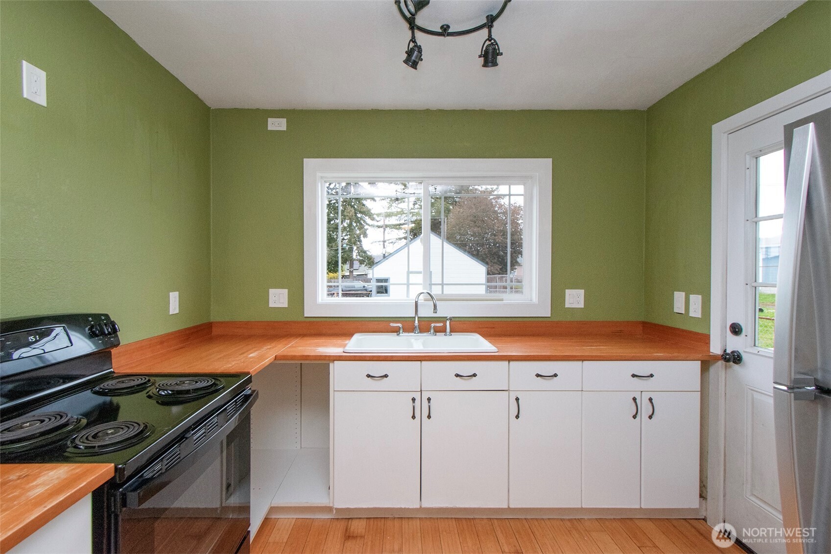 1117 E 4th Street , Port Angeles, WA 98362