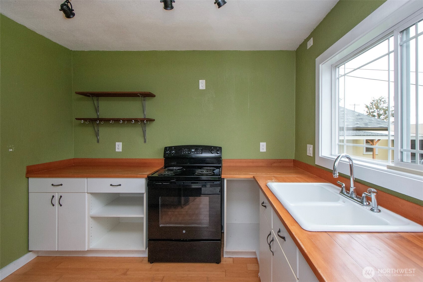 1117 E 4th Street , Port Angeles, WA 98362