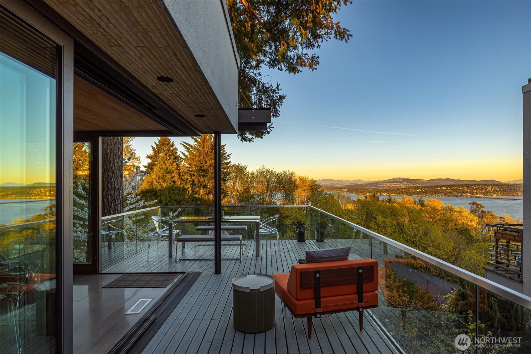 420 34th Avenue , Seattle, WA 98122