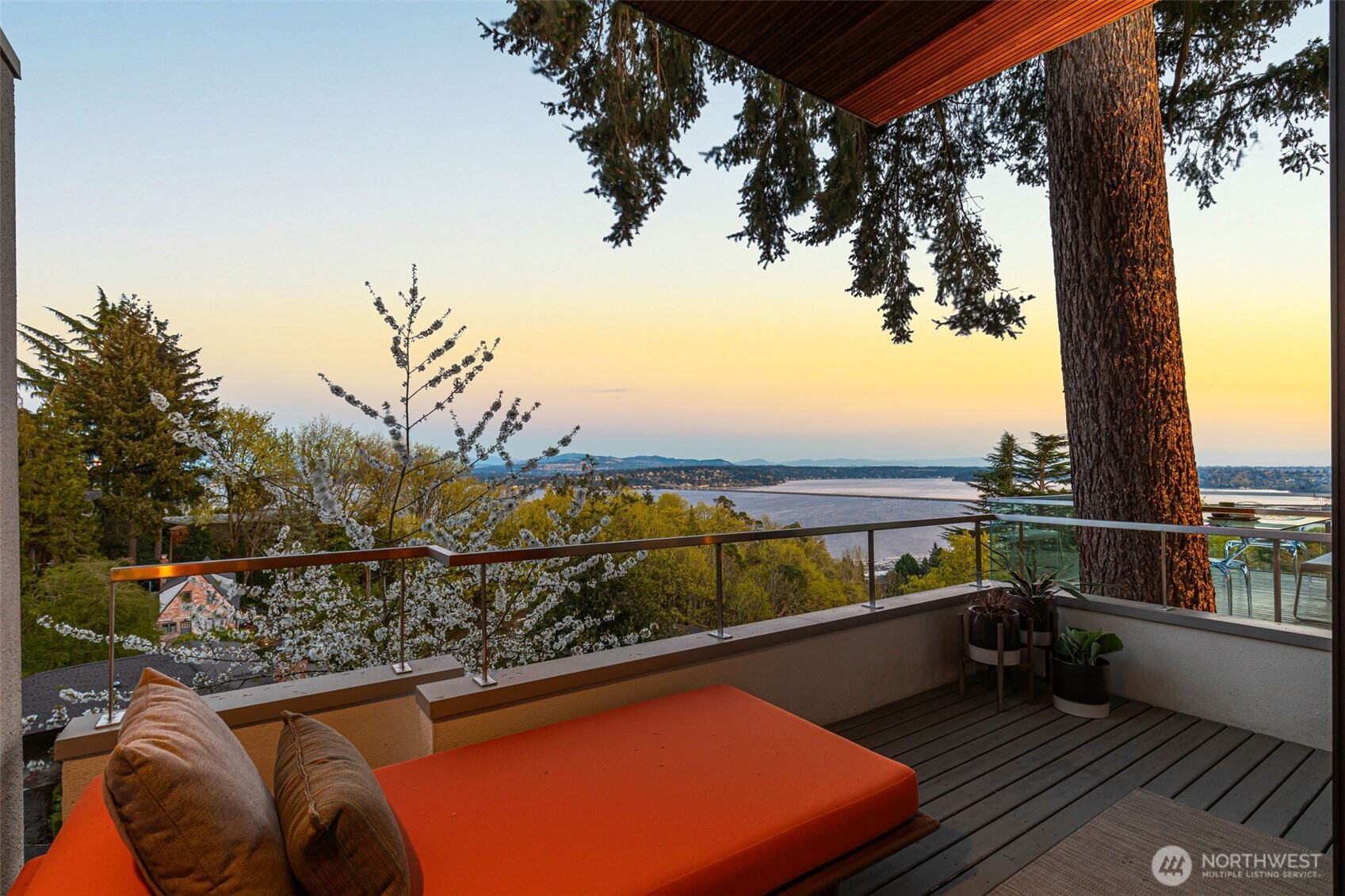 420 34th Avenue , Seattle, WA 98122