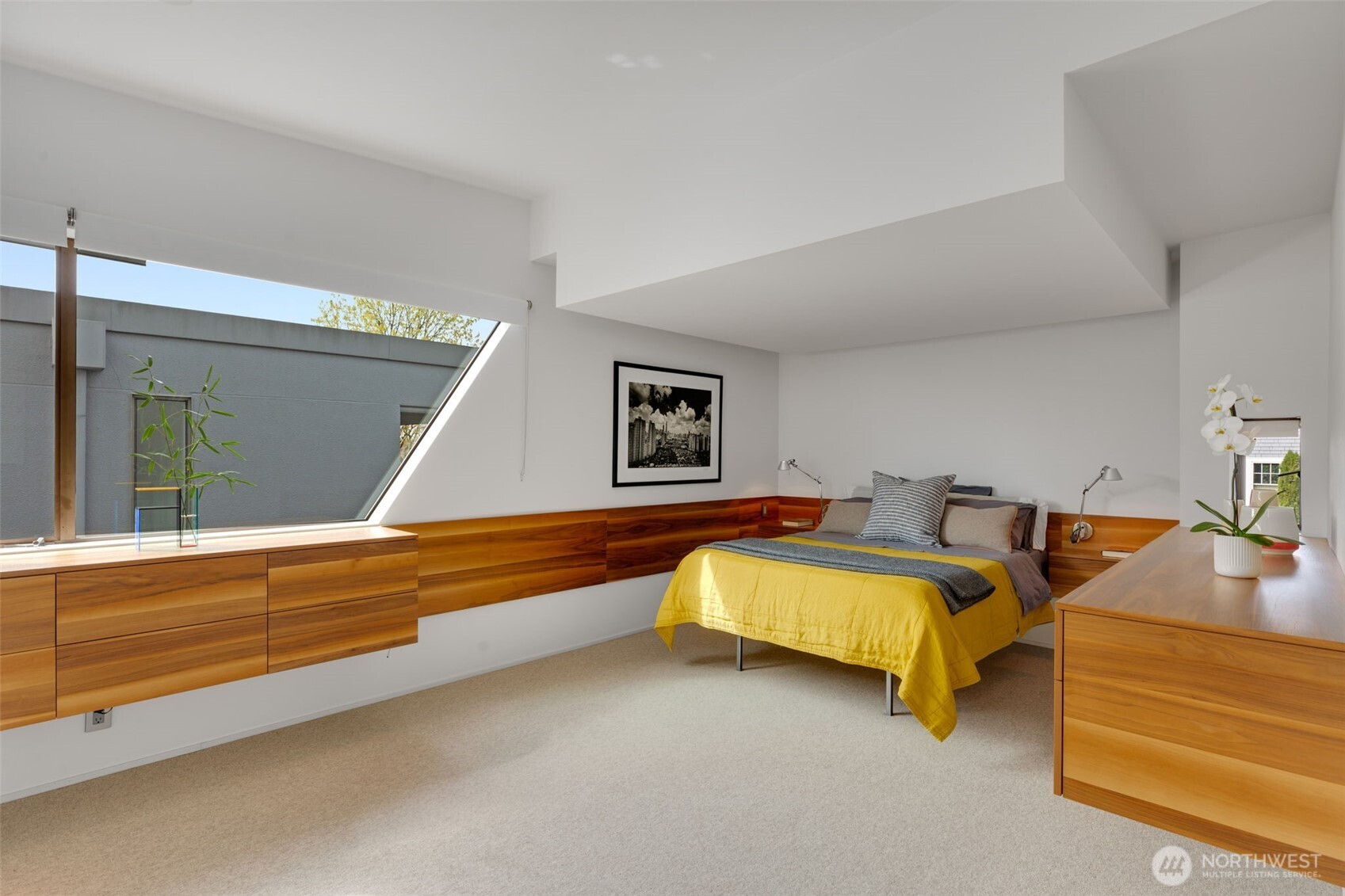 420 34th Avenue , Seattle, WA 98122
