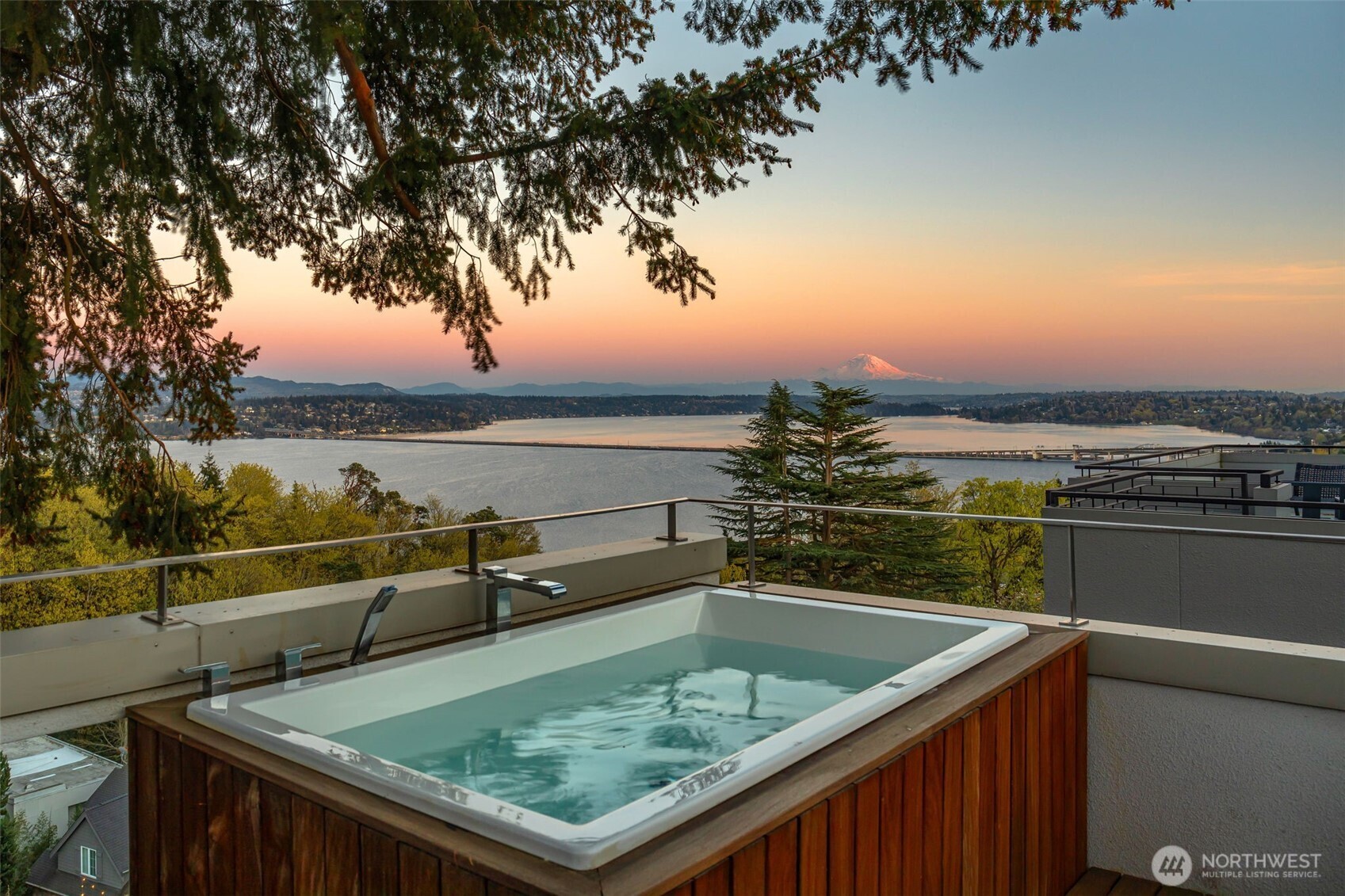 420 34th Avenue , Seattle, WA 98122