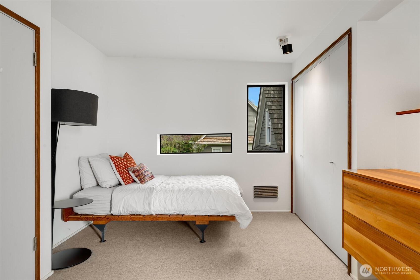 420 34th Avenue , Seattle, WA 98122
