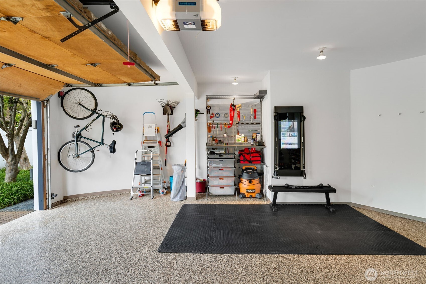 420 34th Avenue , Seattle, WA 98122