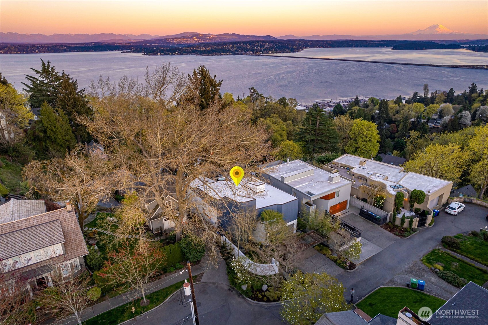 420 34th Avenue , Seattle, WA 98122