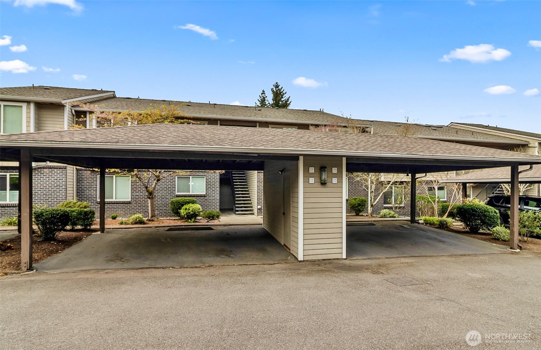 629 Kirkland Way #B11, Kirkland, WA 98033