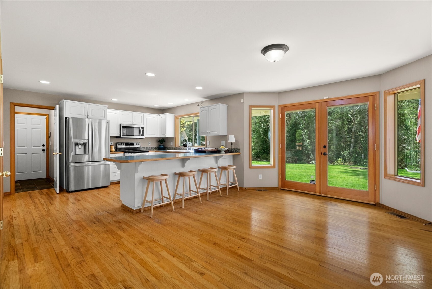 5623 NW Millglade Lane , Bremerton, WA 98312