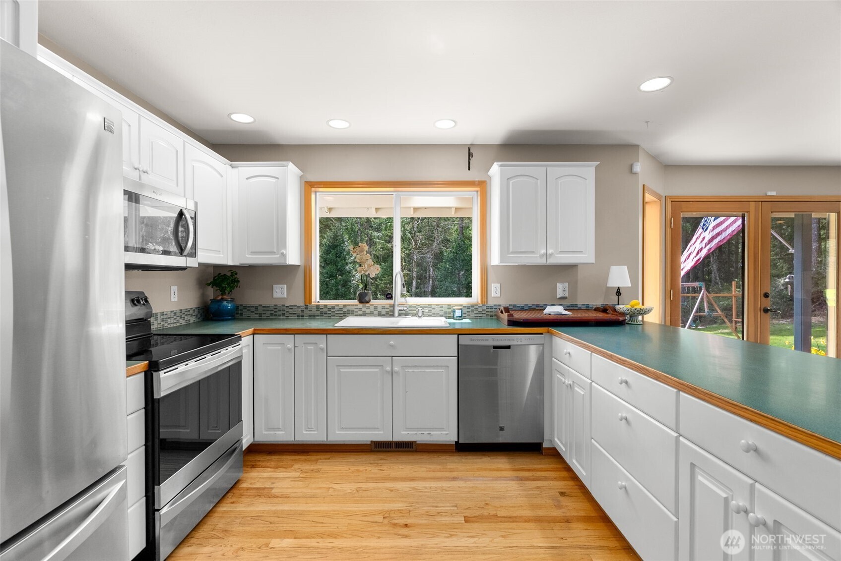 5623 NW Millglade Lane , Bremerton, WA 98312