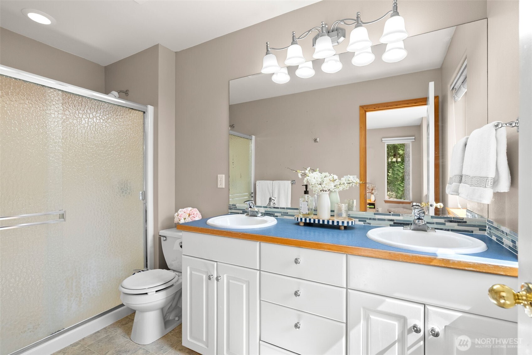 5623 NW Millglade Lane , Bremerton, WA 98312