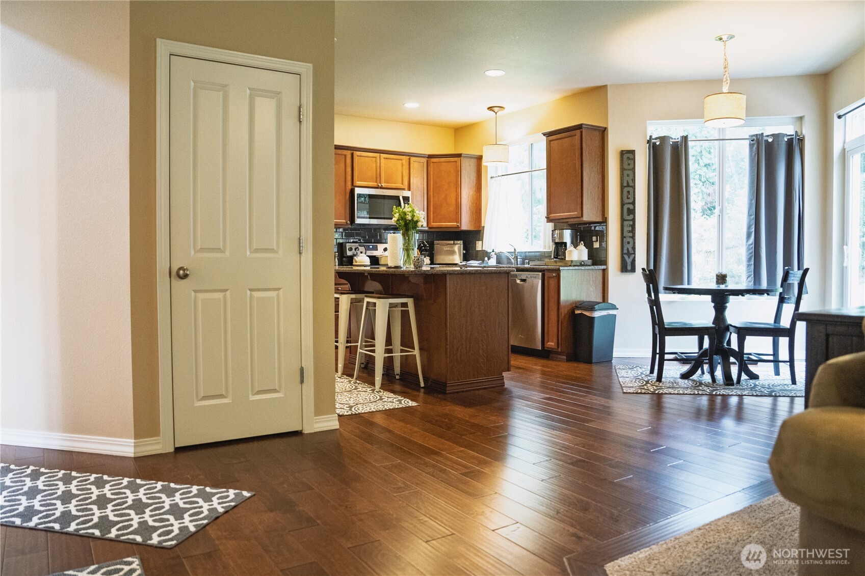 27661 Mcintosh Loop NE, Kingston, WA 98346