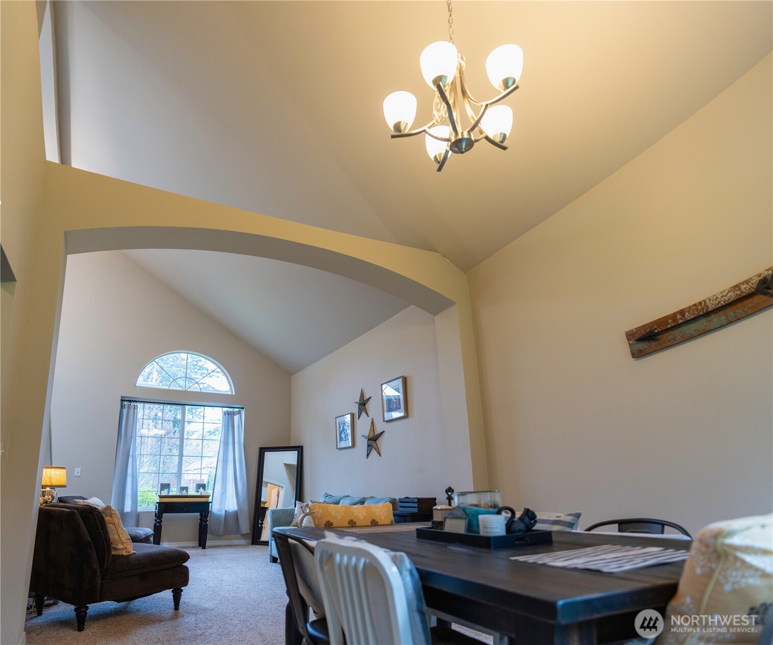 27661 Mcintosh Loop NE, Kingston, WA 98346
