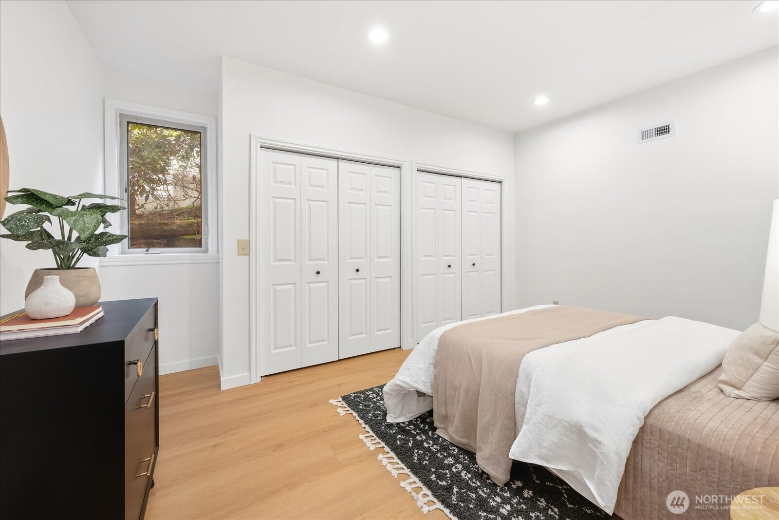 16018 36th Avenue NE, Lake Forest Park, WA 98155