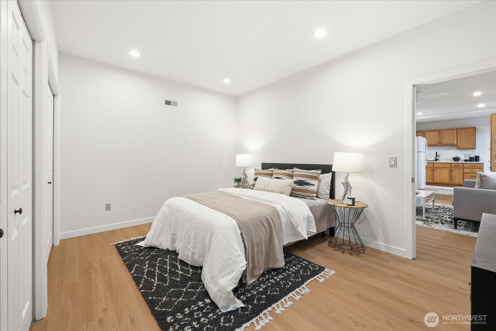 16018 36th Avenue NE, Lake Forest Park, WA 98155