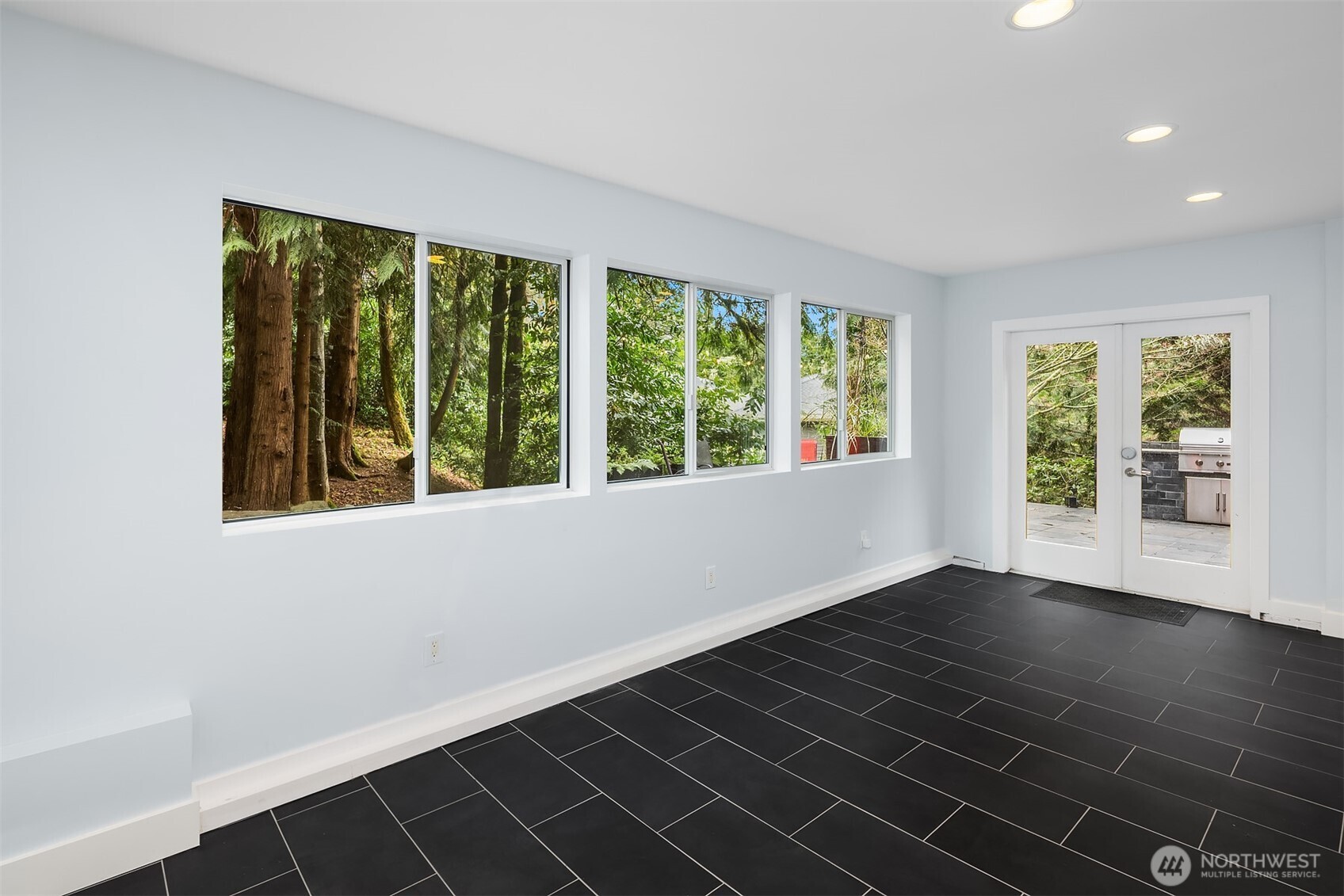 1534 Hillside Drive SE, Issaquah, WA 98027
