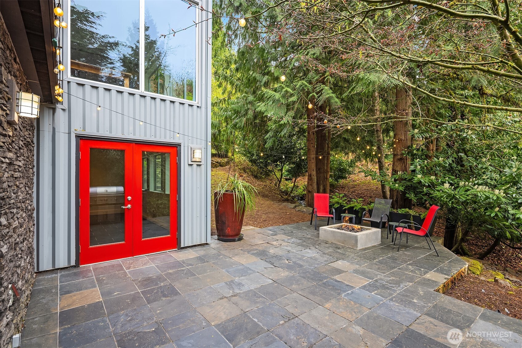 1534 Hillside Drive SE, Issaquah, WA 98027