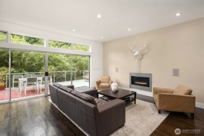1534 Hillside Drive SE, Issaquah, WA 98027 - Photo 3