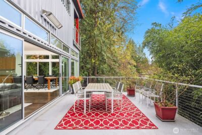 1534 Hillside Drive SE, Issaquah, WA 98027 - Photo 4