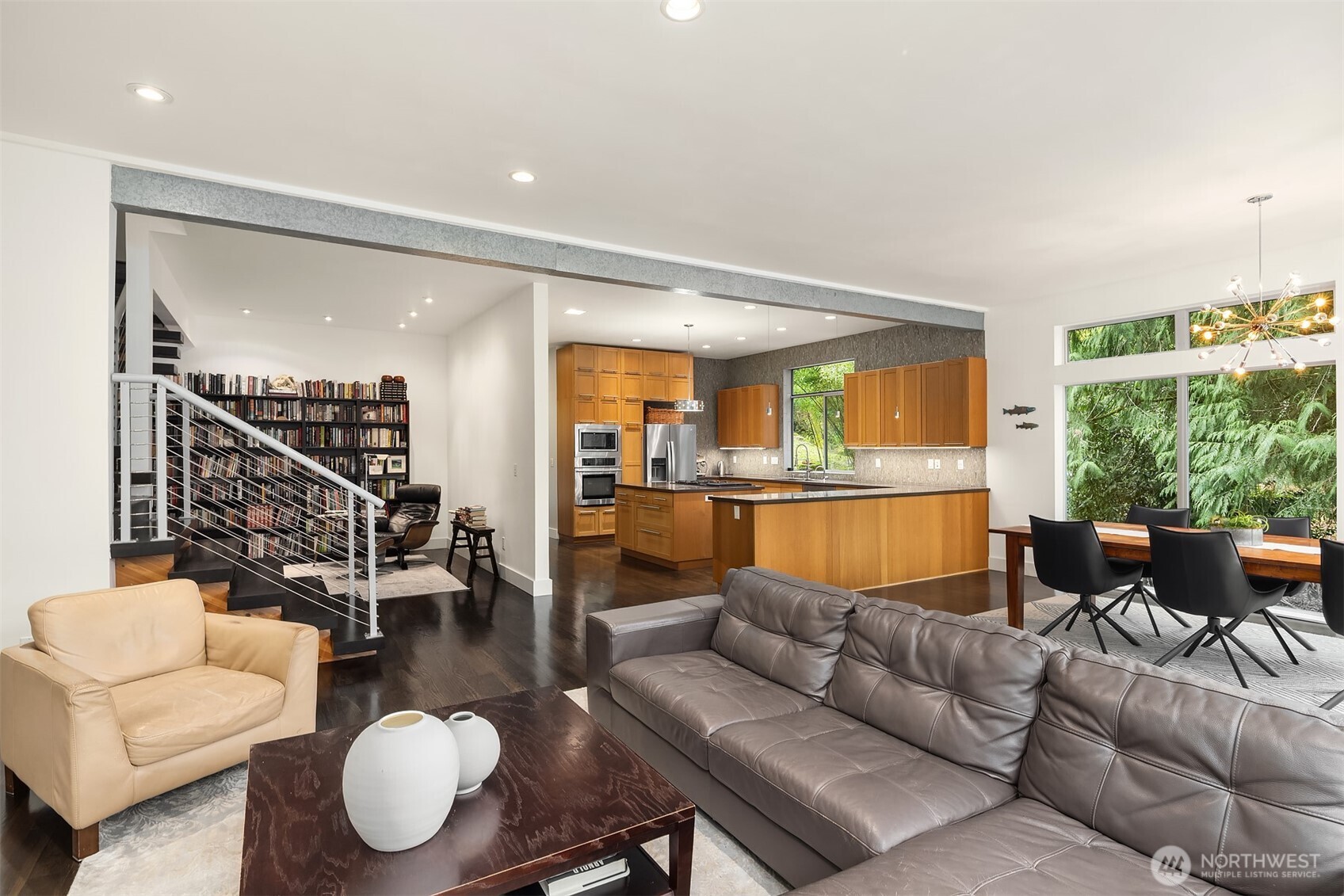 1534 Hillside Drive SE, Issaquah, WA 98027