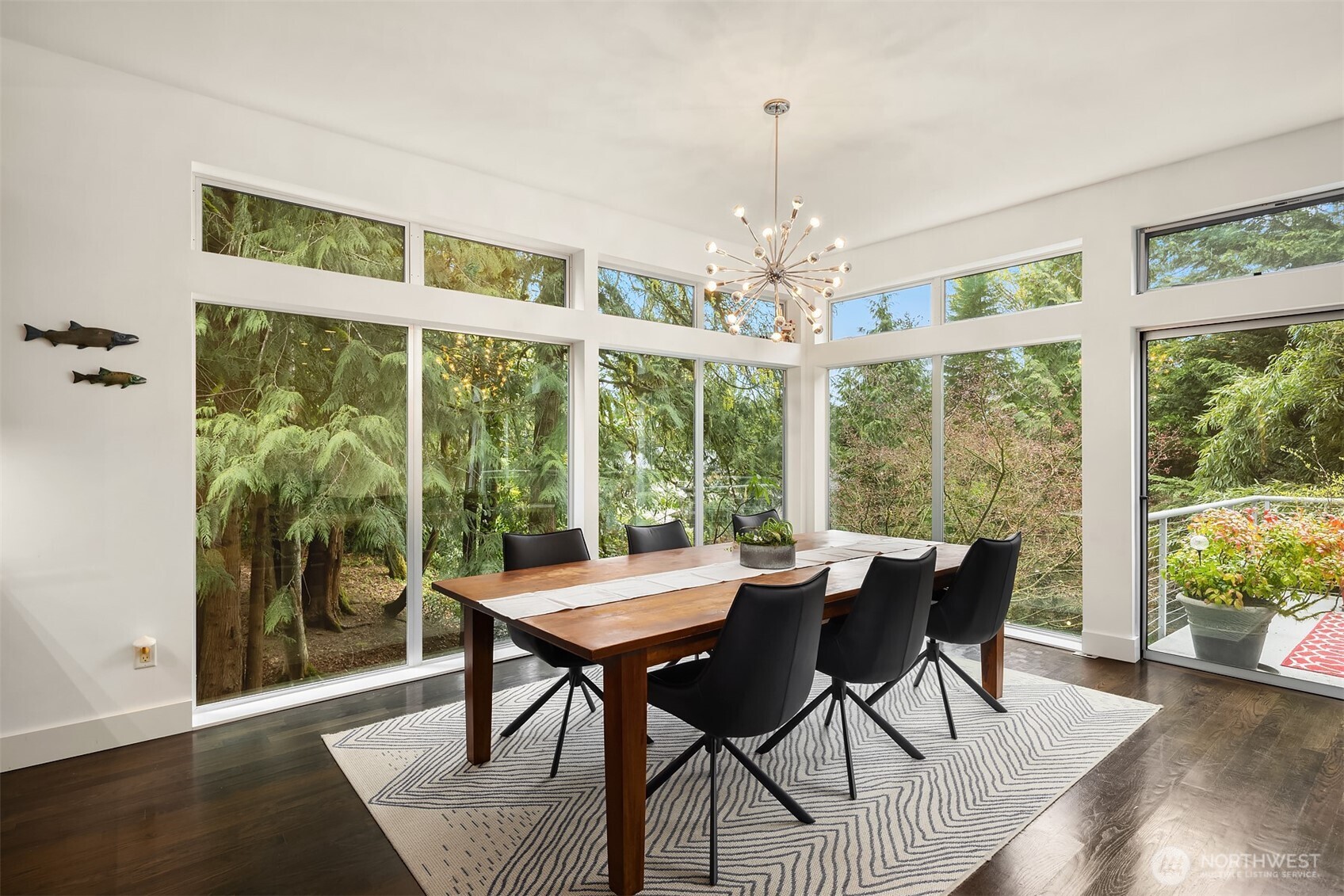1534 Hillside Drive SE, Issaquah, WA 98027