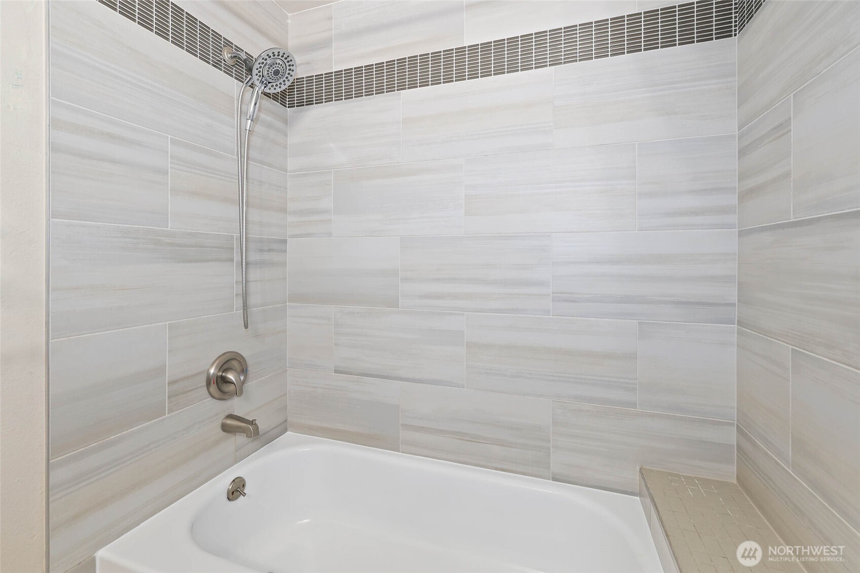 5110 S 163rd Place , Tukwila, WA 98188