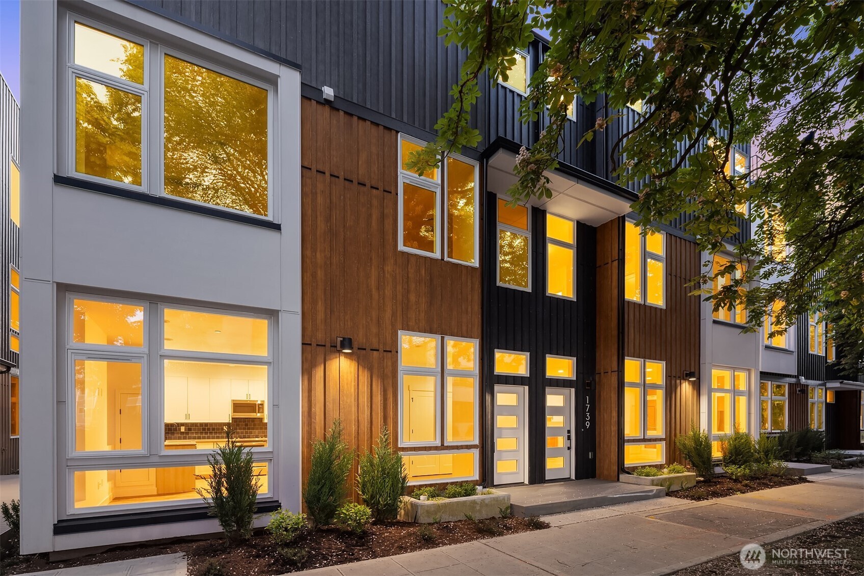 1713 17th Avenue , Seattle, WA 98122
