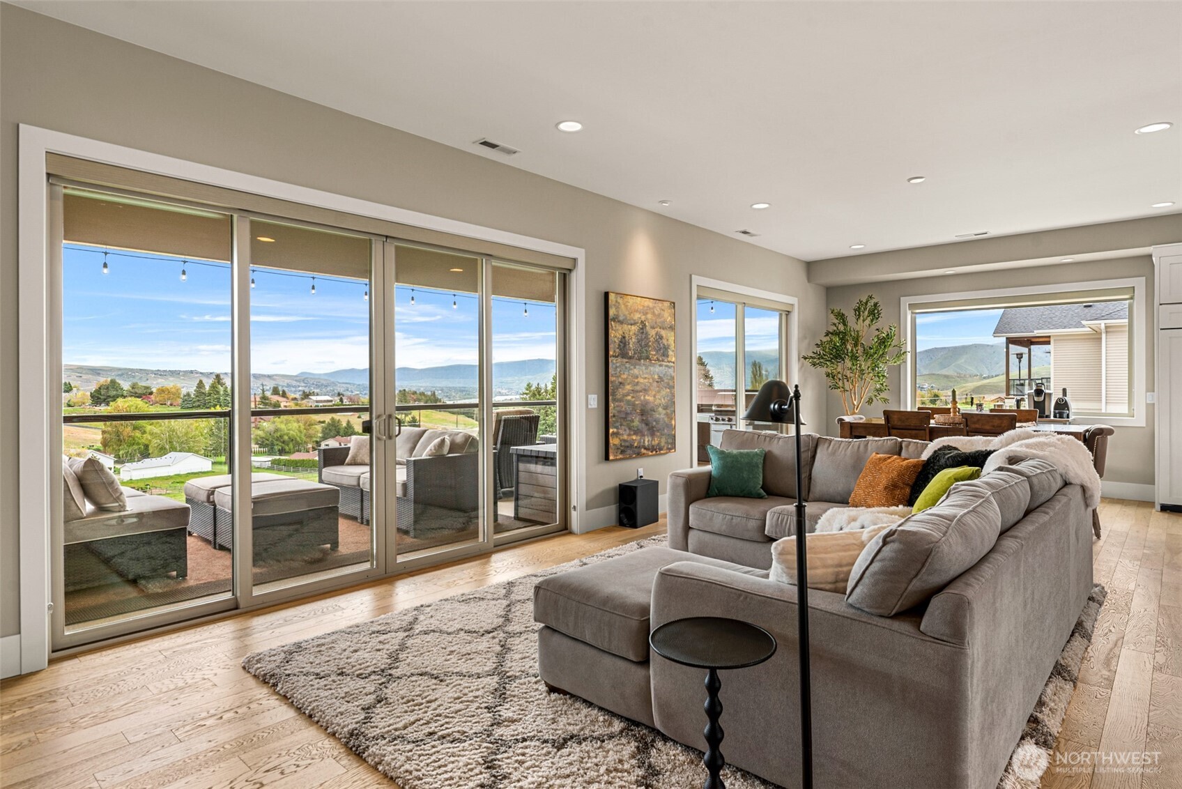 854 Autumn Crest Drive , Wenatchee, WA 98801