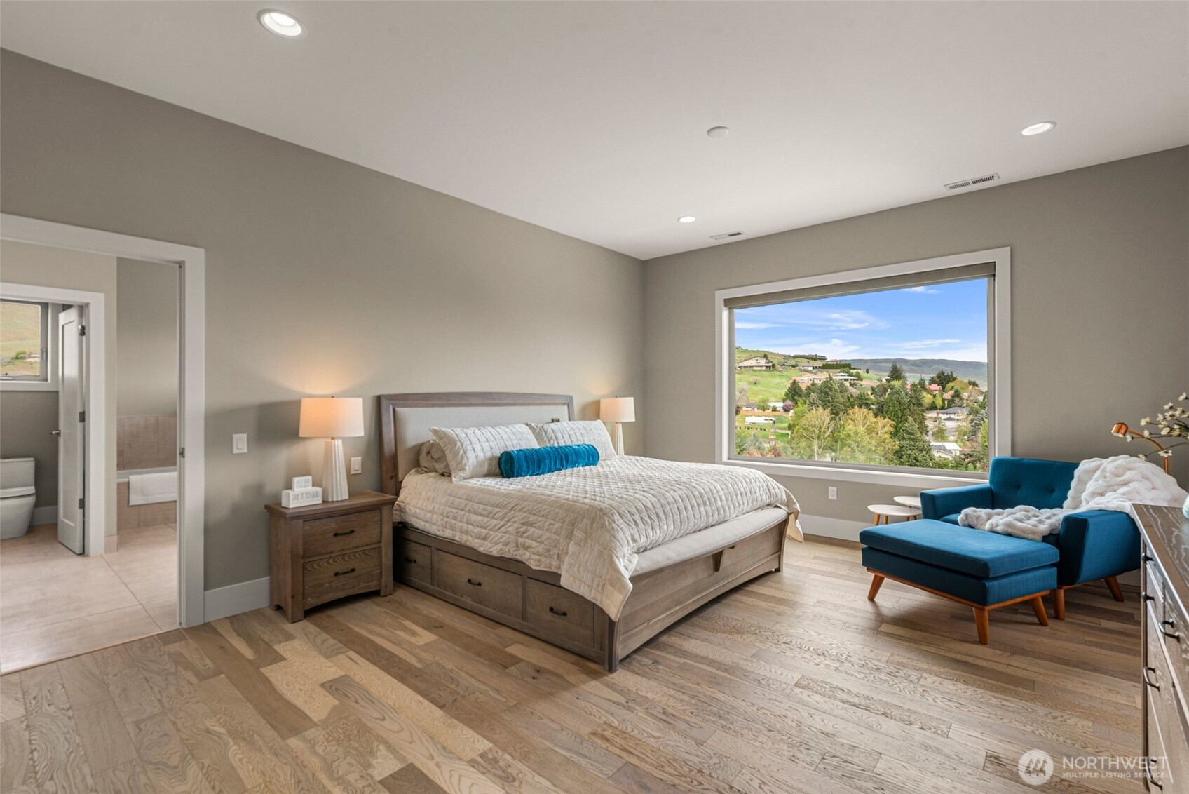 854 Autumn Crest Drive , Wenatchee, WA 98801