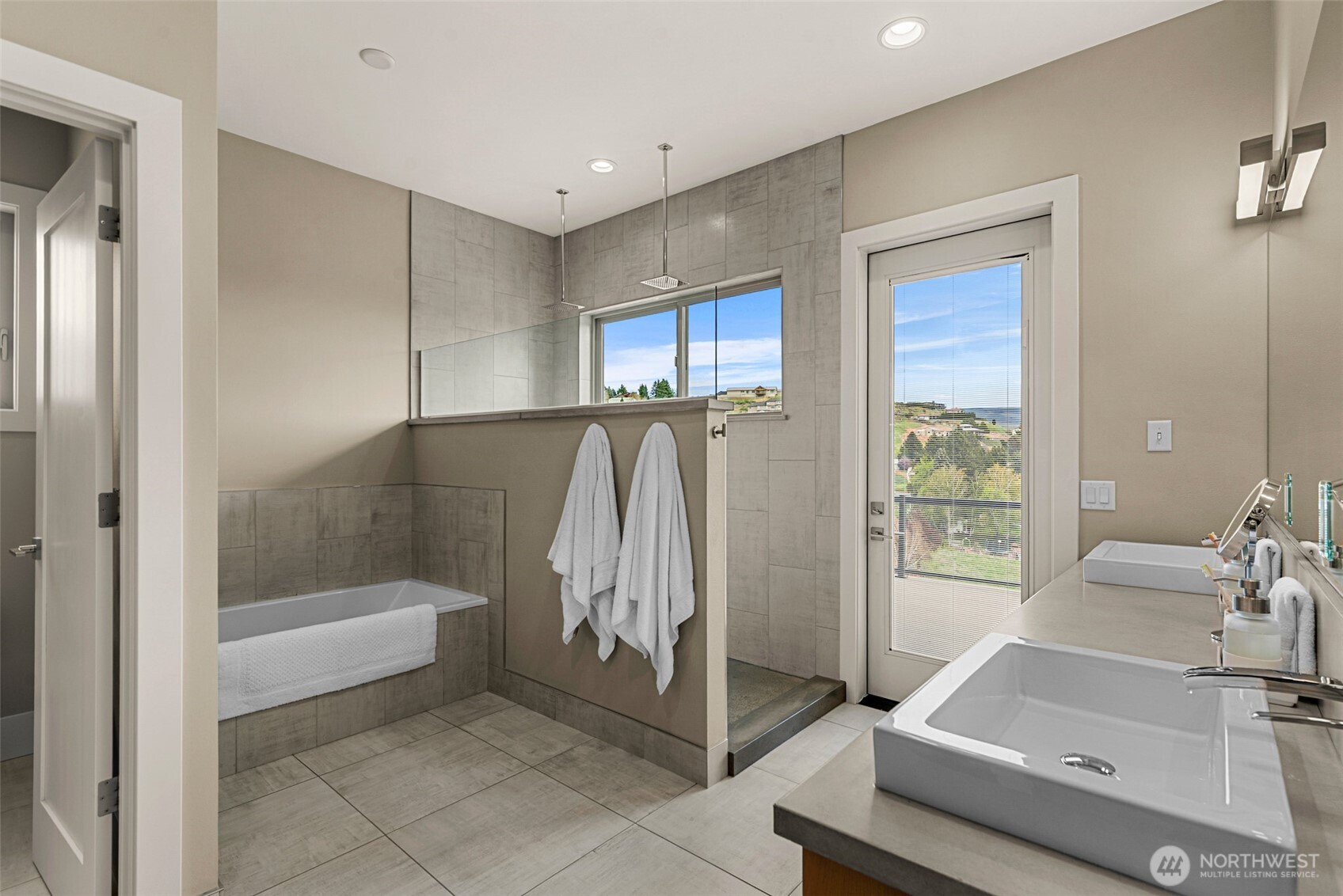 854 Autumn Crest Drive , Wenatchee, WA 98801