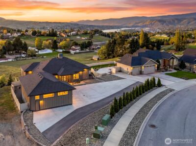 854 Autumn Crest Drive , Wenatchee, WA 98801 - Photo 2