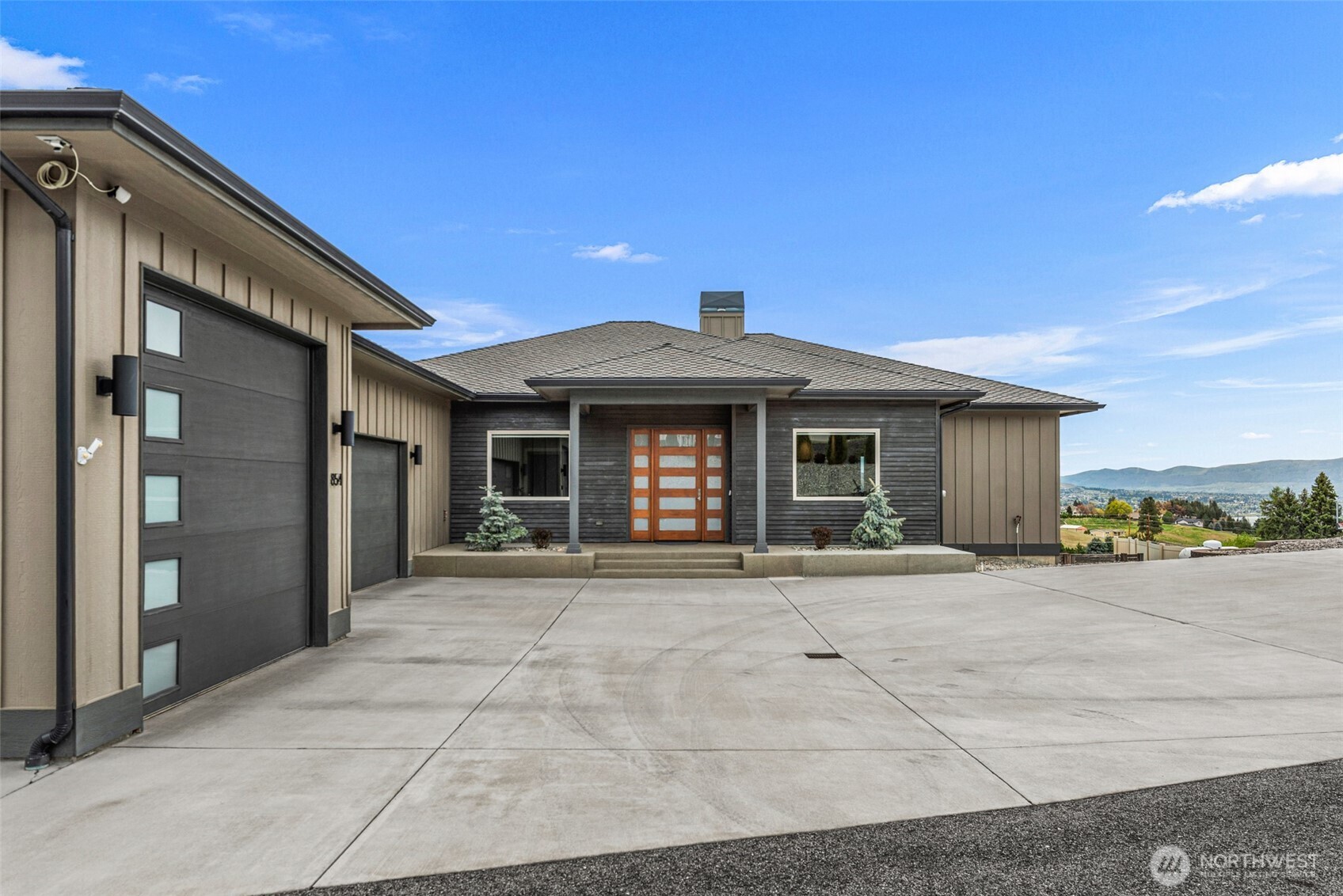 854 Autumn Crest Drive , Wenatchee, WA 98801