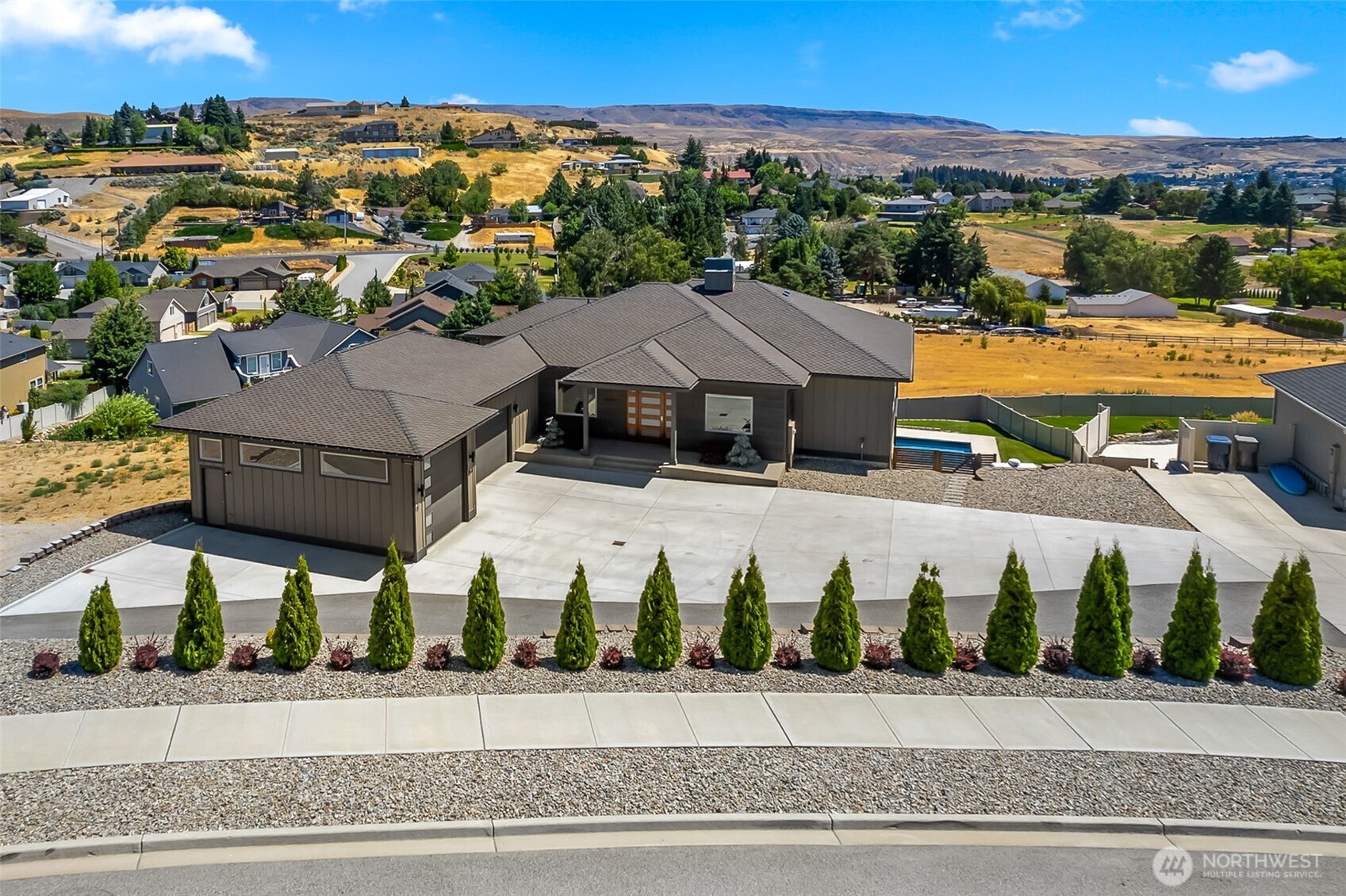 854 Autumn Crest Drive , Wenatchee, WA 98801